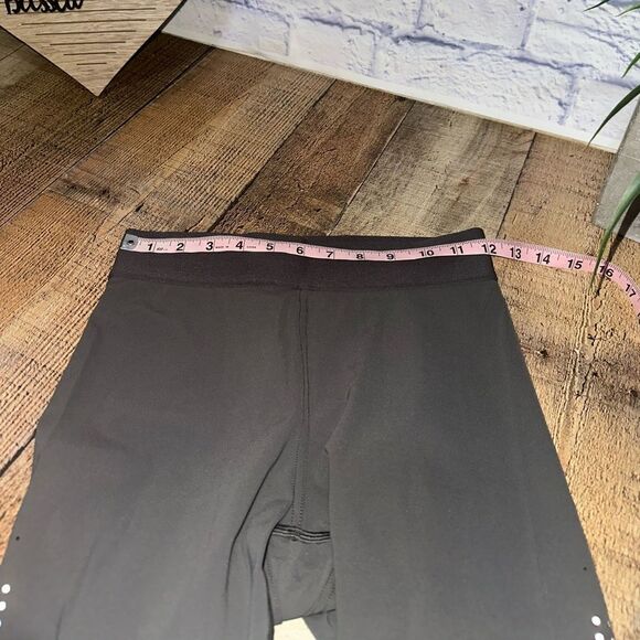 Lululemon Ride & Reflect Tight 28" *lululemon X SoulCycle
Metal Grey - Picture 10 of 15
